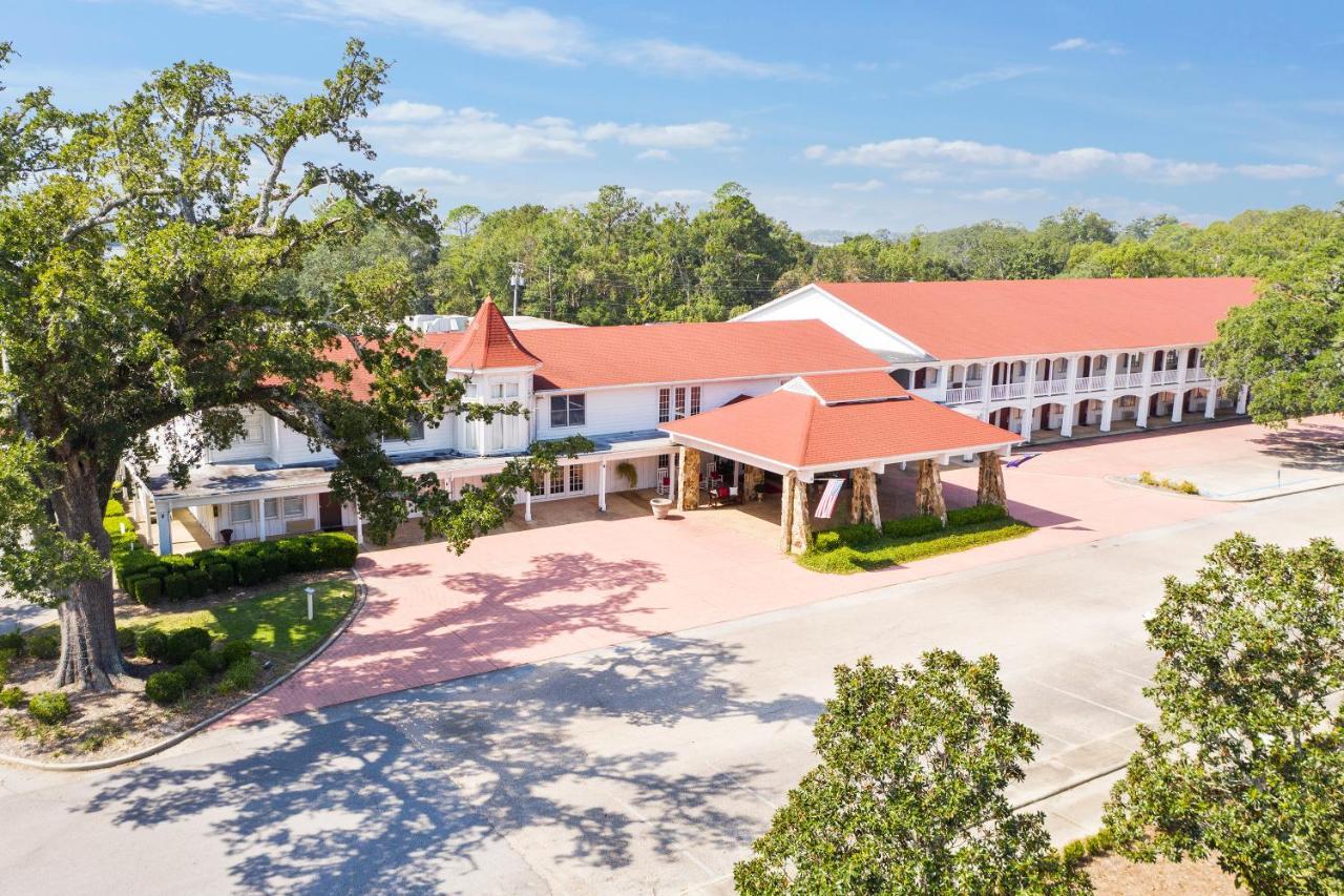Gulf Hills Hotel & Retreat On The Water Ocean Springs Exterior photo